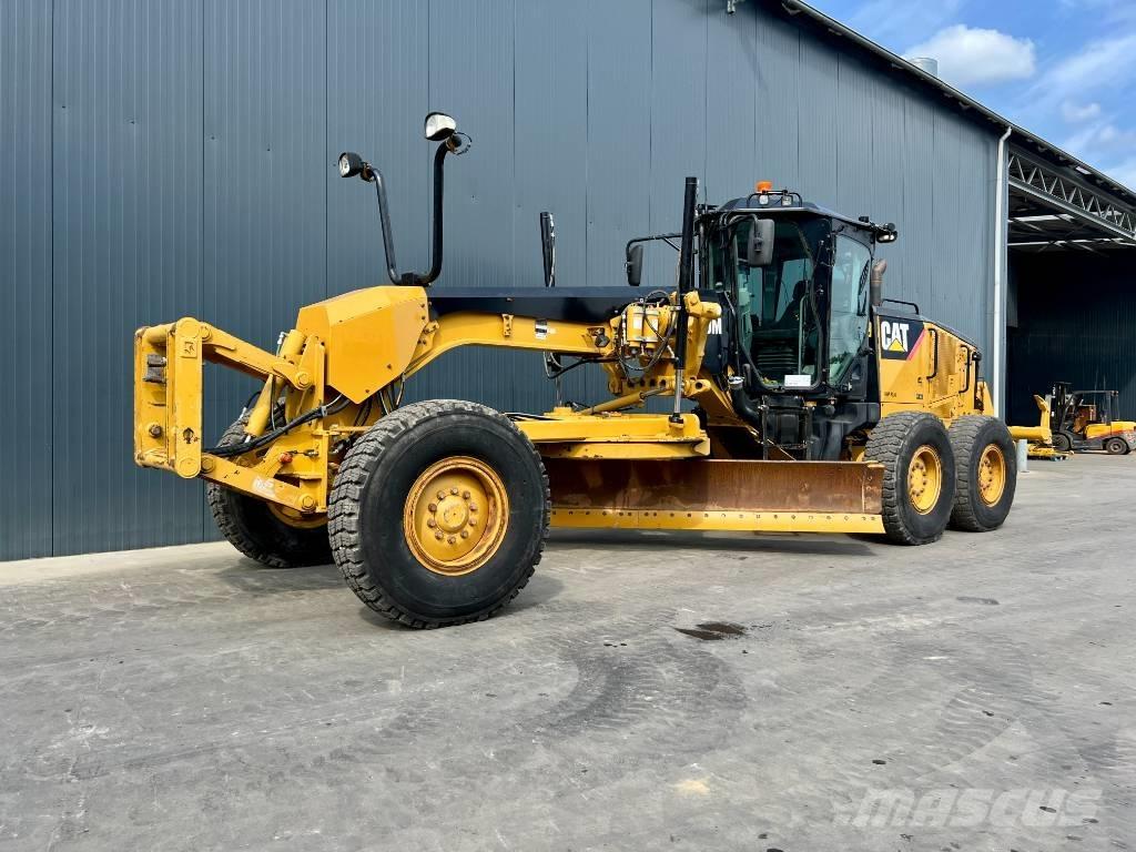 CAT 140M Greideriai