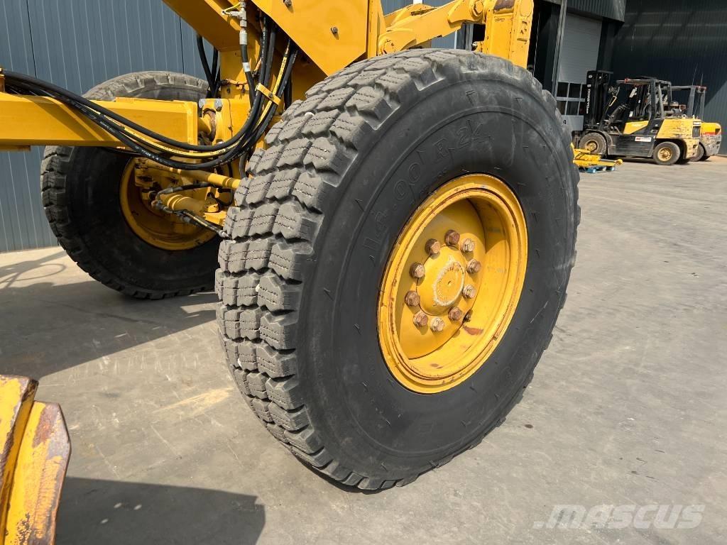 CAT 140M Greideriai