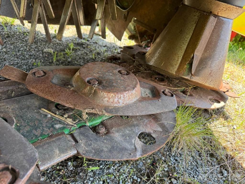 John Deere 131 Montuojamos ir prikabinamos šienapjovės