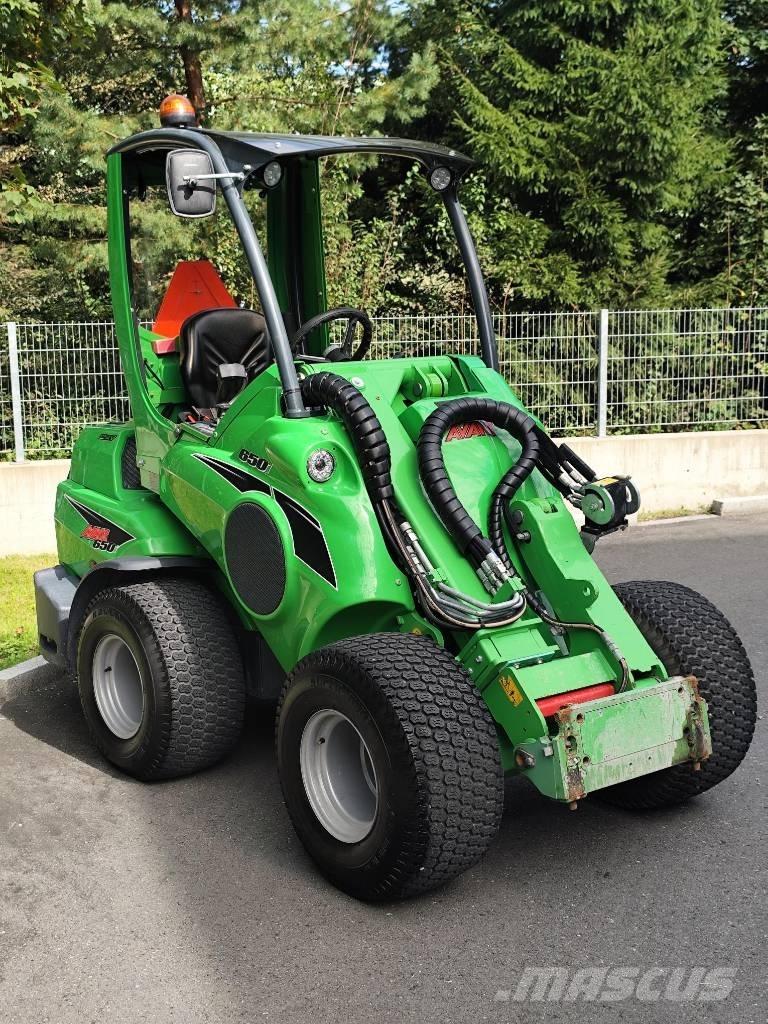 Avant 650 Daugiafunkciniai pakrovėjai