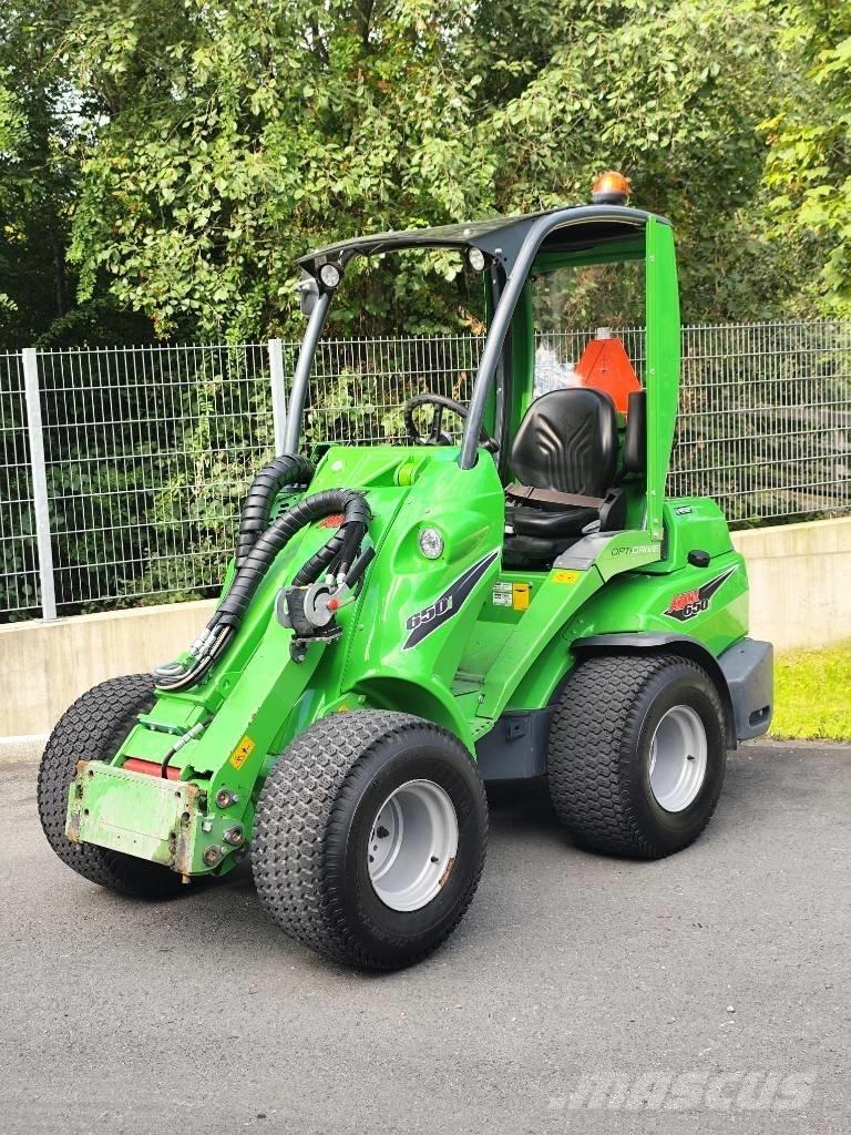 Avant 650 Daugiafunkciniai pakrovėjai