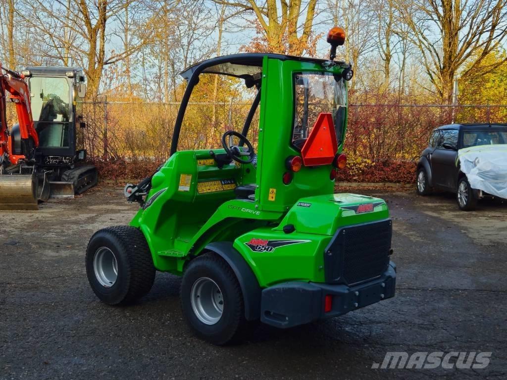 Avant 650i Daugiafunkciniai pakrovėjai