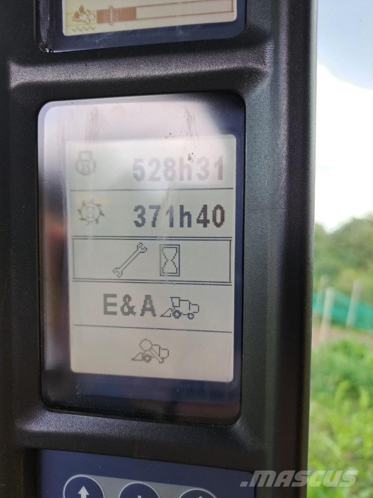 New Holland TC 5.90 Derliaus nuėmimo kombainai