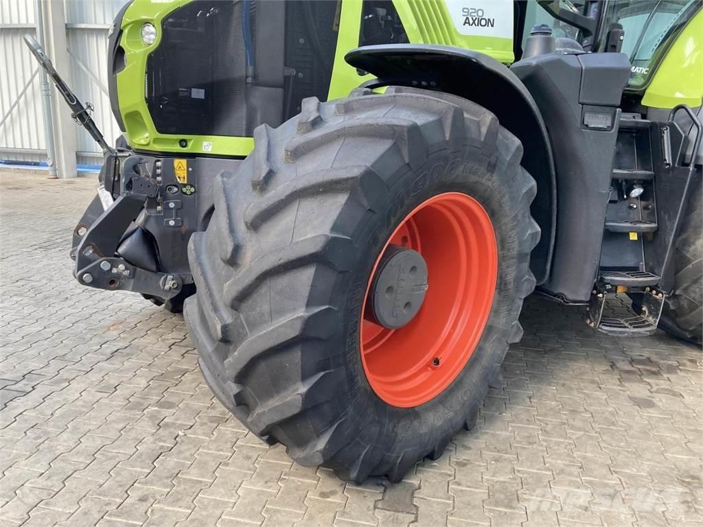 CLAAS Axion 920 Traktoriai