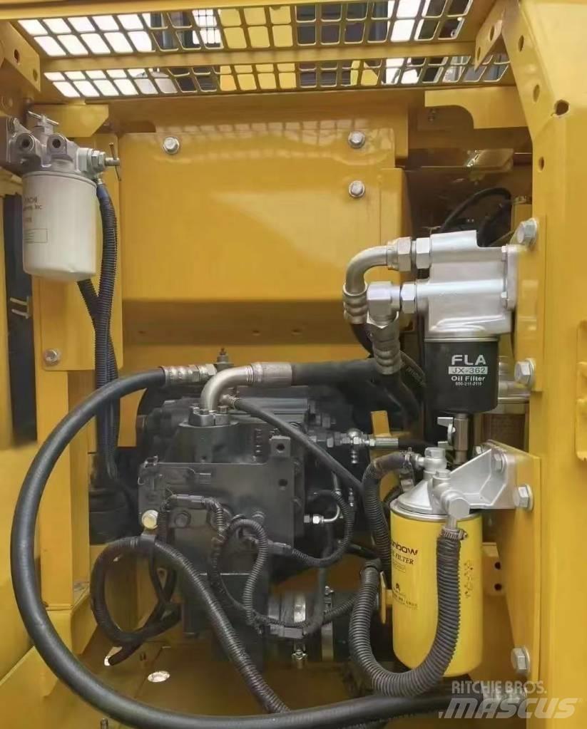 Komatsu PC 130 Vikšriniai ekskavatoriai