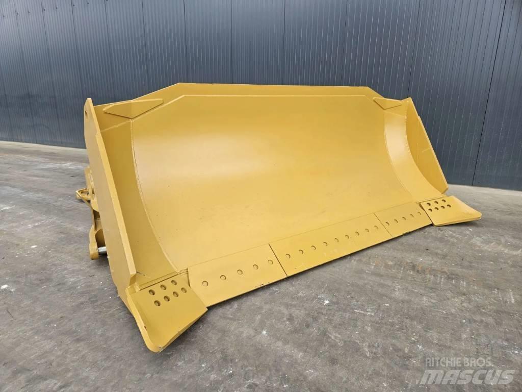 CAT D8R Peiliai
