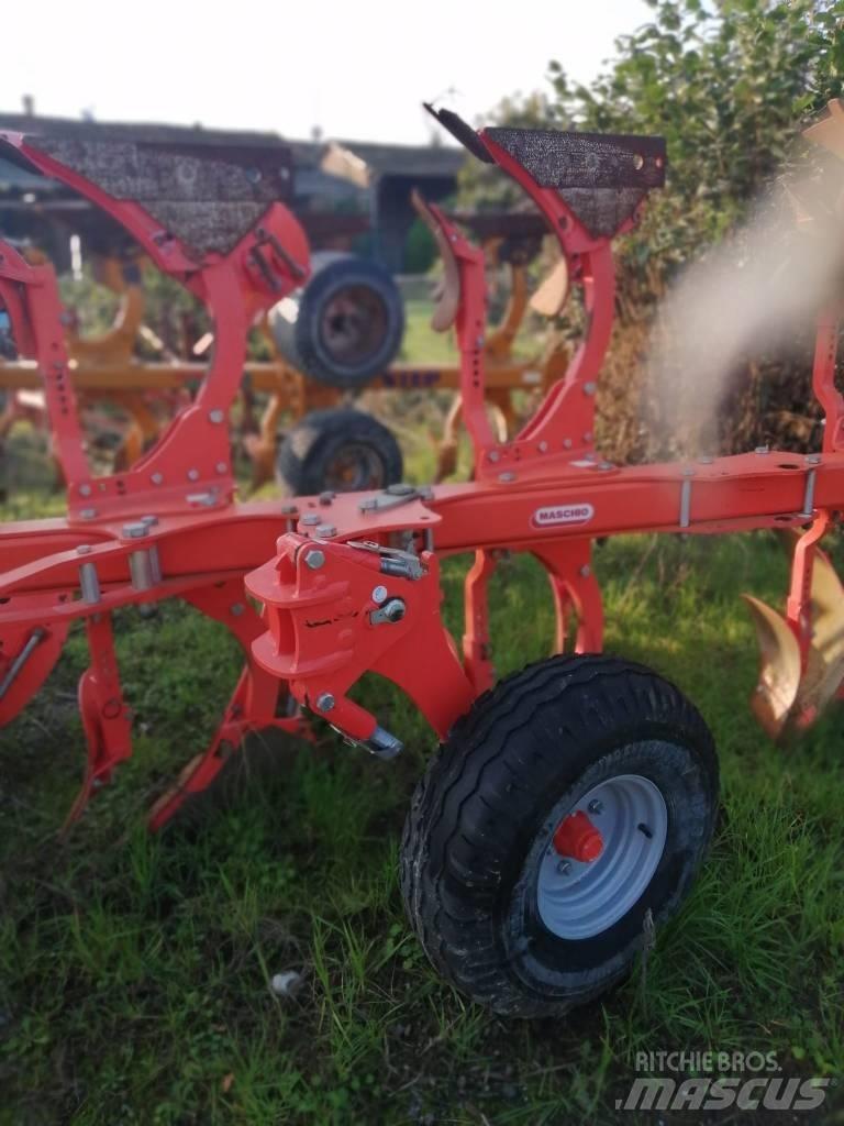 Maschio UNICO M 4+1 Apverčiamieji plūgai