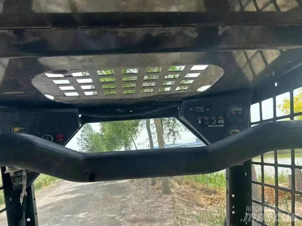 Bobcat S 70 Krautuvai su šoniniu pasukimu