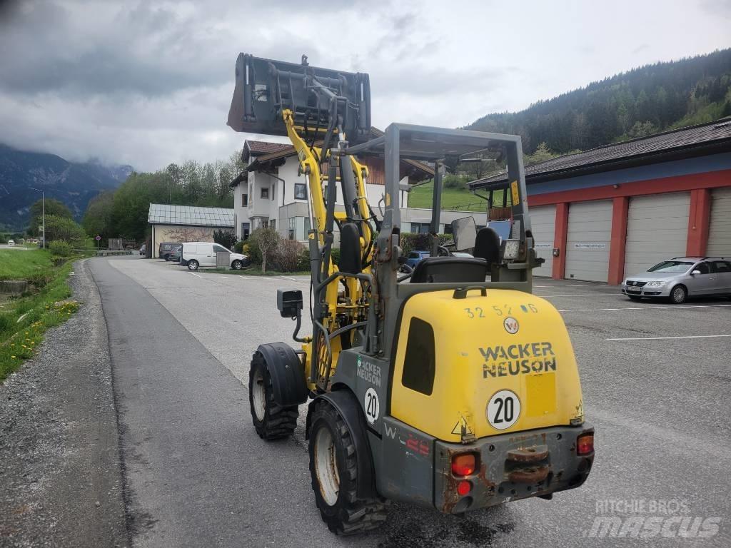 Wacker Neuson Wl25 Naudoti ratiniai krautuvai