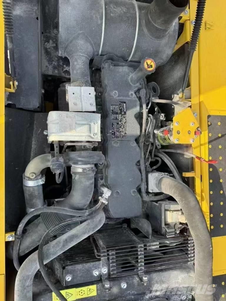 Komatsu PC 220-8 Vikšriniai ekskavatoriai