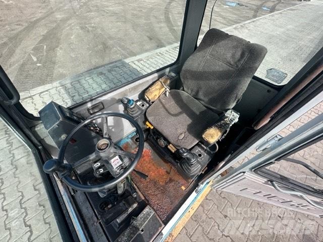 Fuchs MHL 330 Kabinos ir interjeras