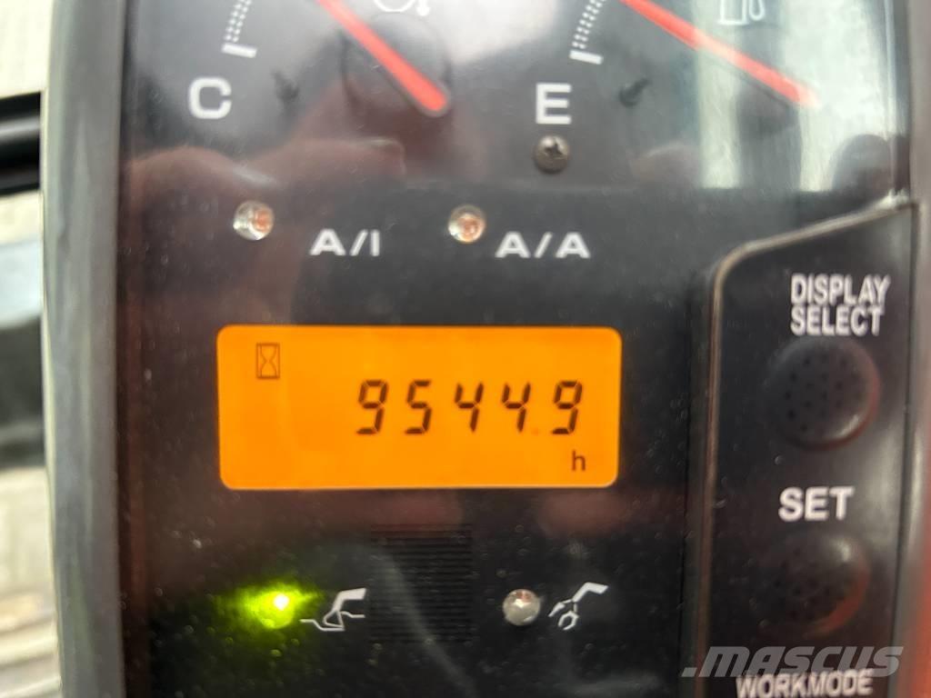 Hitachi ZX 135 US Vikšriniai ekskavatoriai