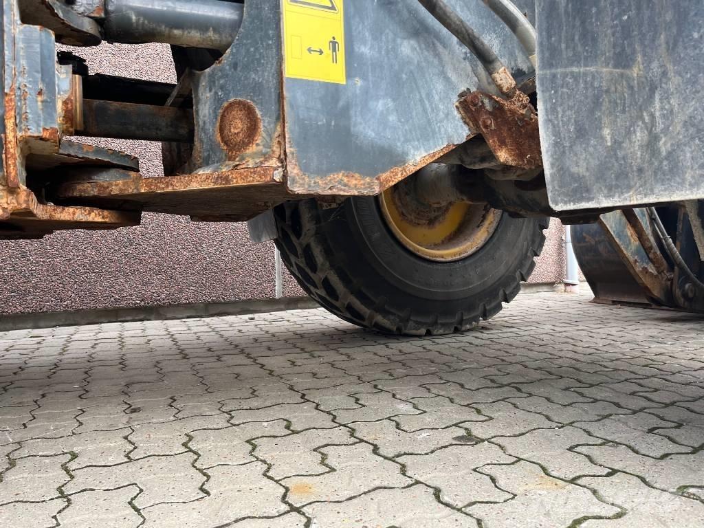 Komatsu WA 250 PZ-5 Naudoti ratiniai krautuvai