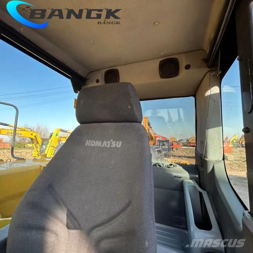 Komatsu pc220 Vikšriniai ekskavatoriai