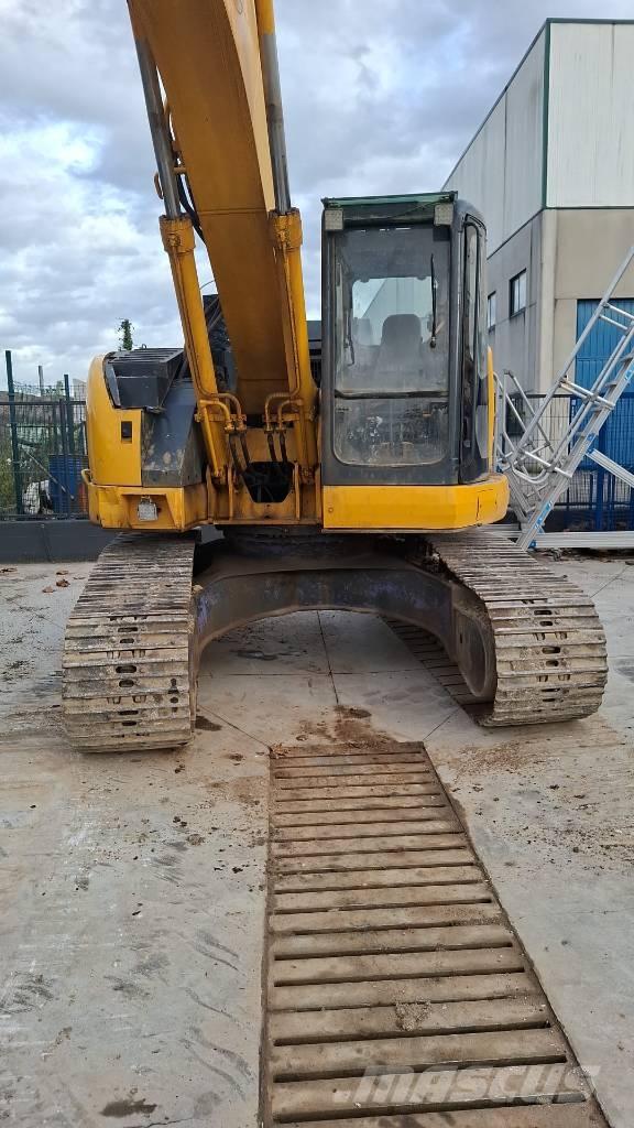Komatsu PC 228 Vikšriniai ekskavatoriai