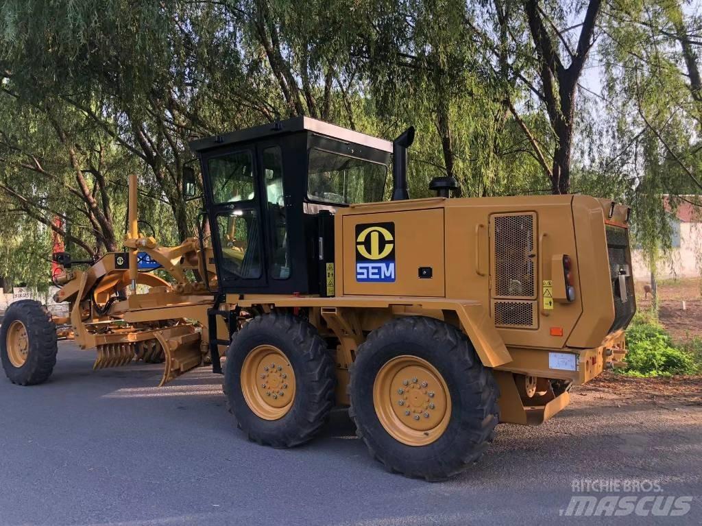 SEM 915 motor grader Greideriai