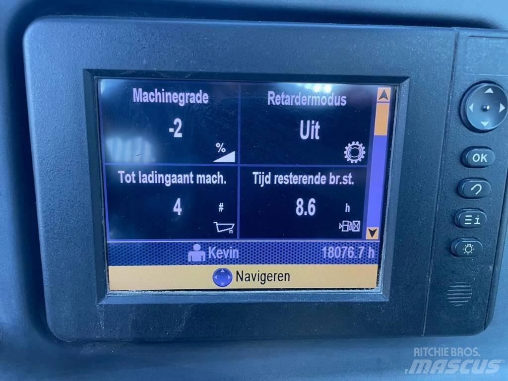 CAT 740B Karjeriniai savivarčiai