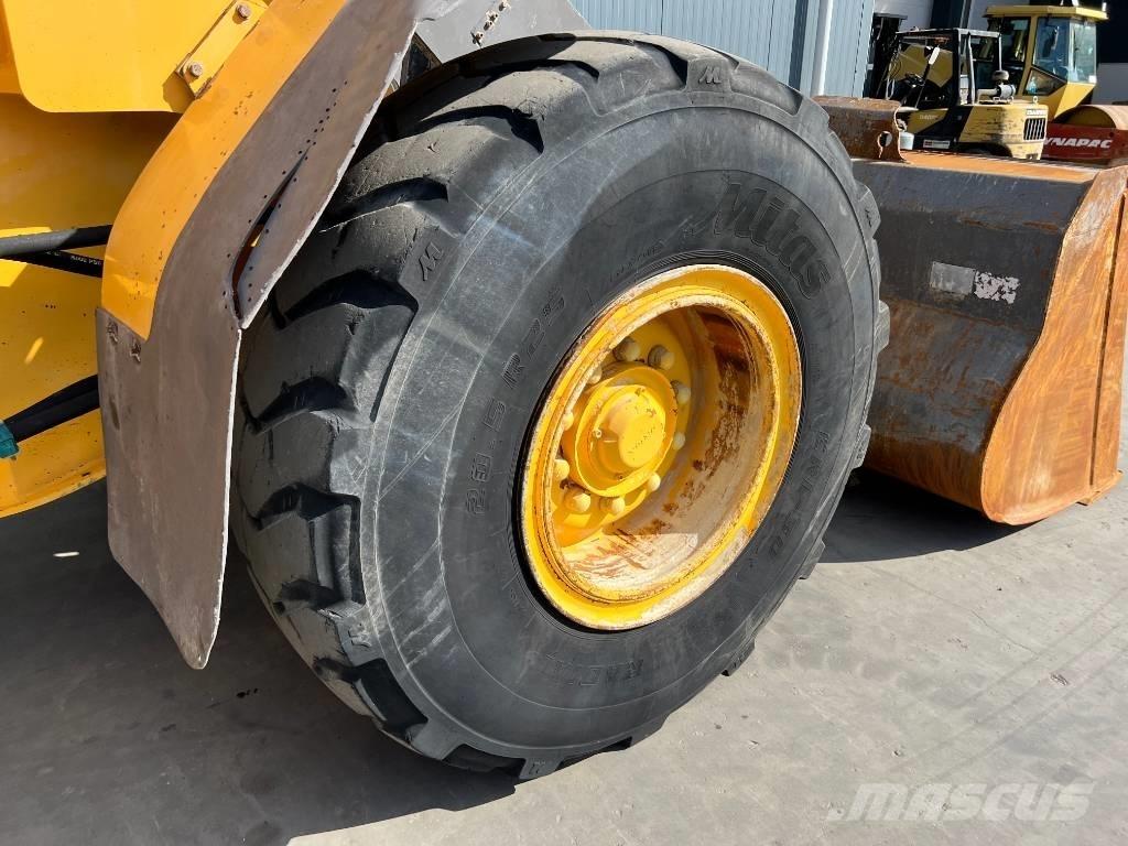 Volvo L60E Naudoti ratiniai krautuvai
