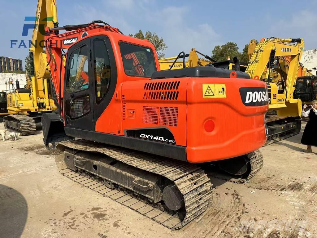 Doosan DX 140 Vikšriniai ekskavatoriai