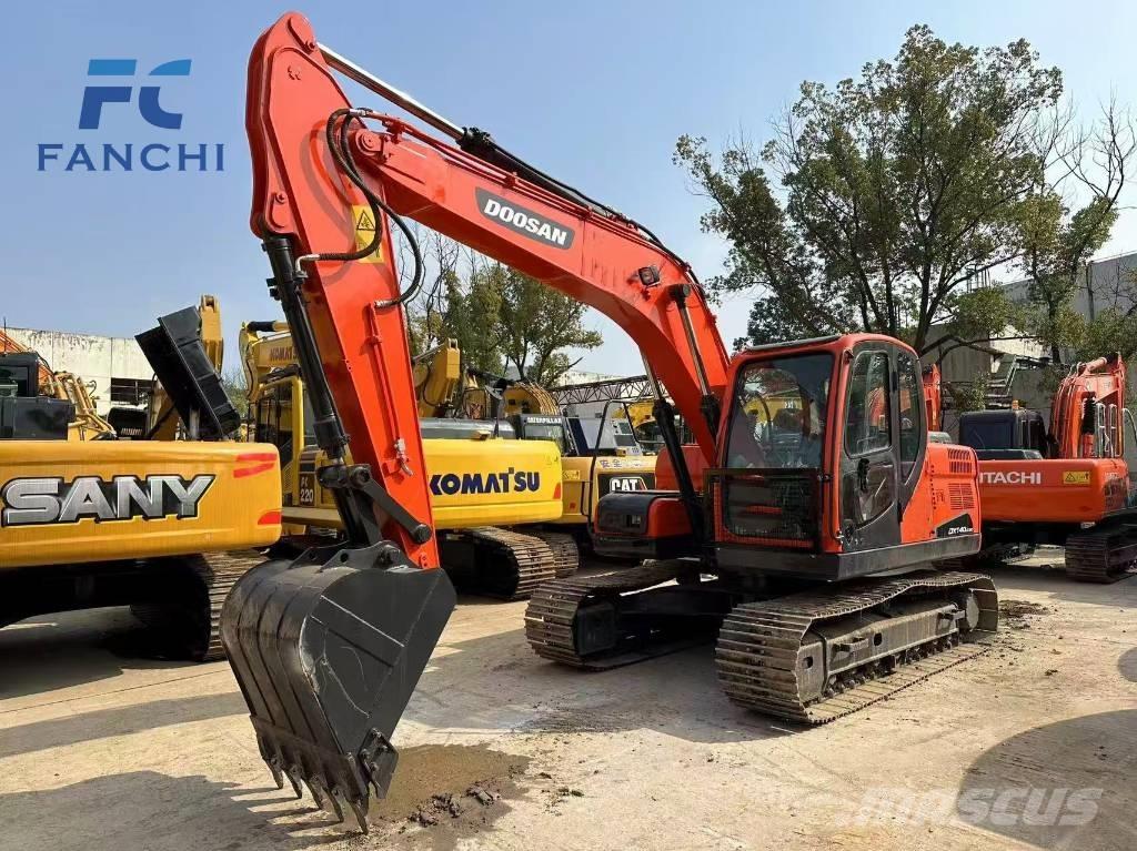 Doosan DX 140 Vikšriniai ekskavatoriai