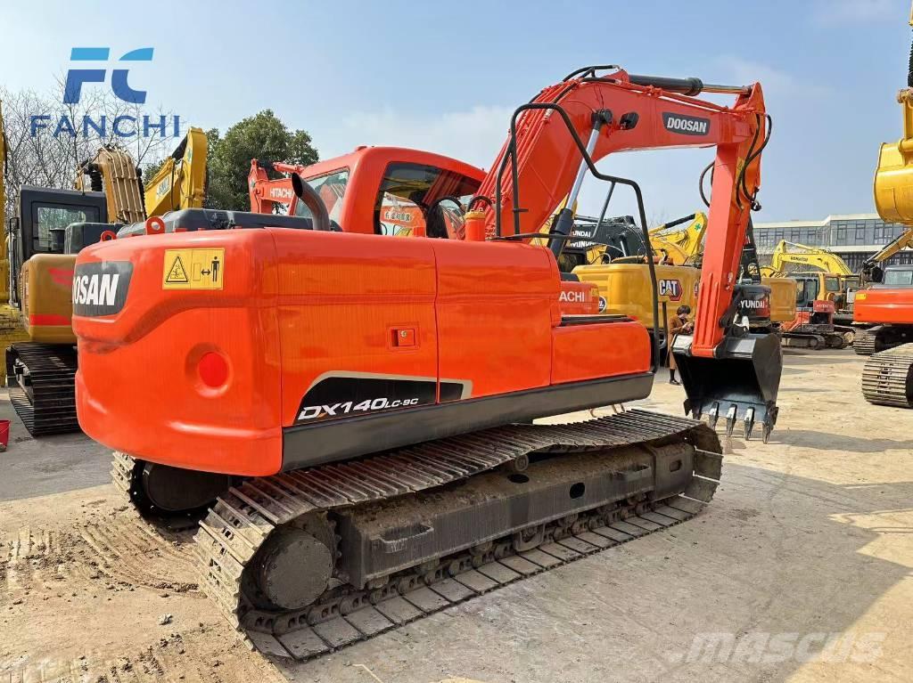 Doosan DX 140 Vikšriniai ekskavatoriai