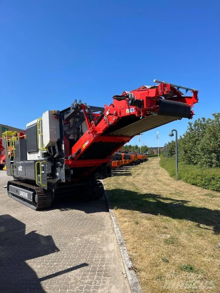 Sandvik QH 332 Mobilūs smulkintuvai