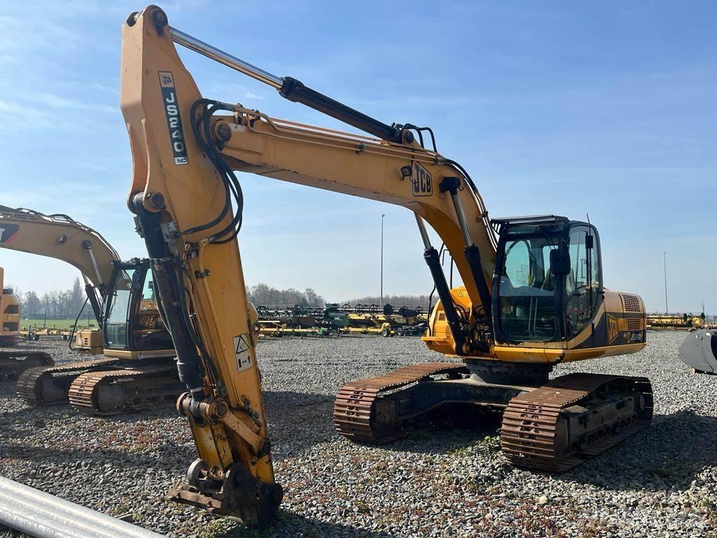 JCB 240NLC Vikšriniai ekskavatoriai