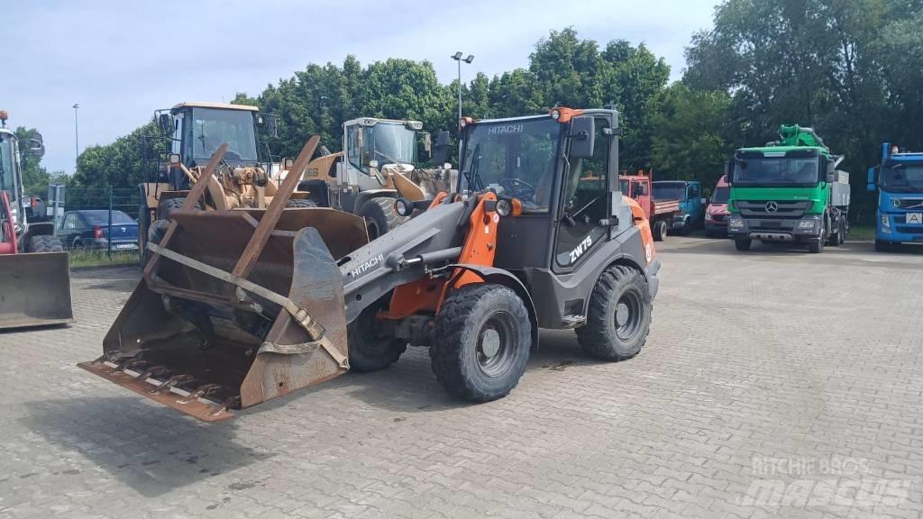 Hitachi ZW 75 Naudoti ratiniai krautuvai