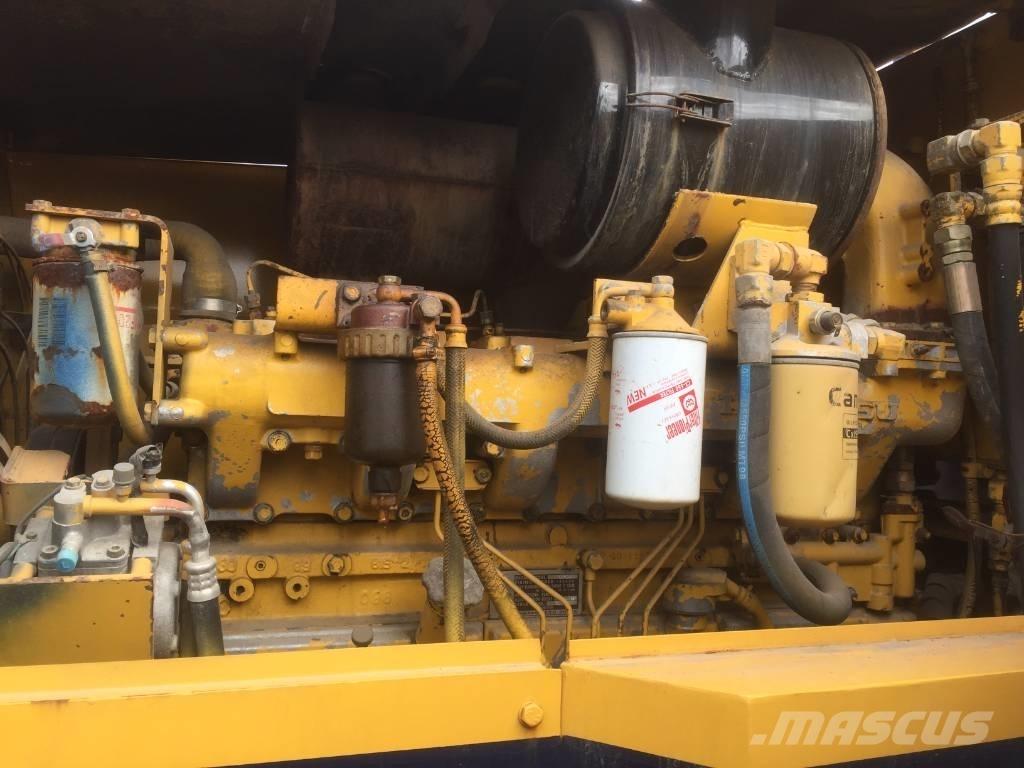 Komatsu GD 623 A Greideriai