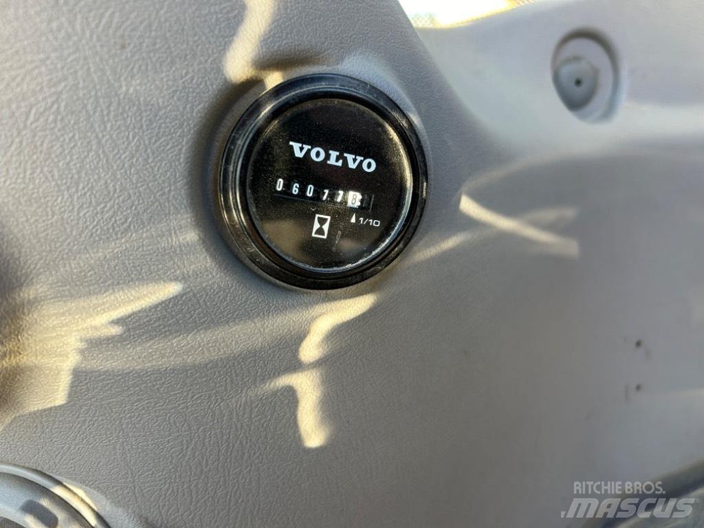 Volvo EC 220 DL Vikšriniai ekskavatoriai