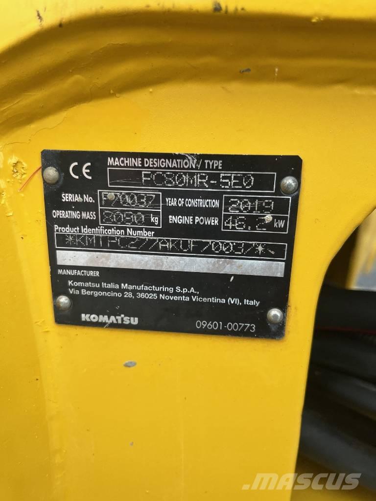 Komatsu PC80MR-5E0 Vidutinės galios ekskavatoriai 7-12 t