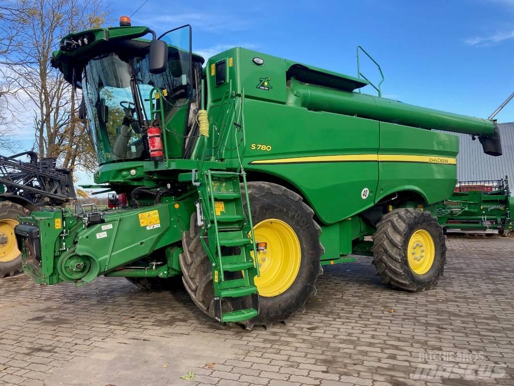 John Deere S 780 Derliaus nuėmimo kombainai