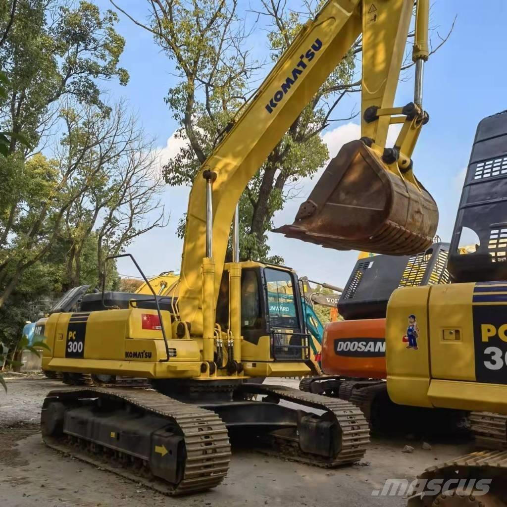 Komatsu PC 300 Vikšriniai ekskavatoriai