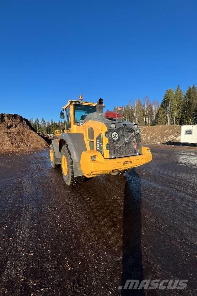 Volvo L 120 H Naudoti ratiniai krautuvai