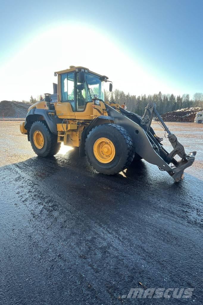 Volvo L 120 H Naudoti ratiniai krautuvai