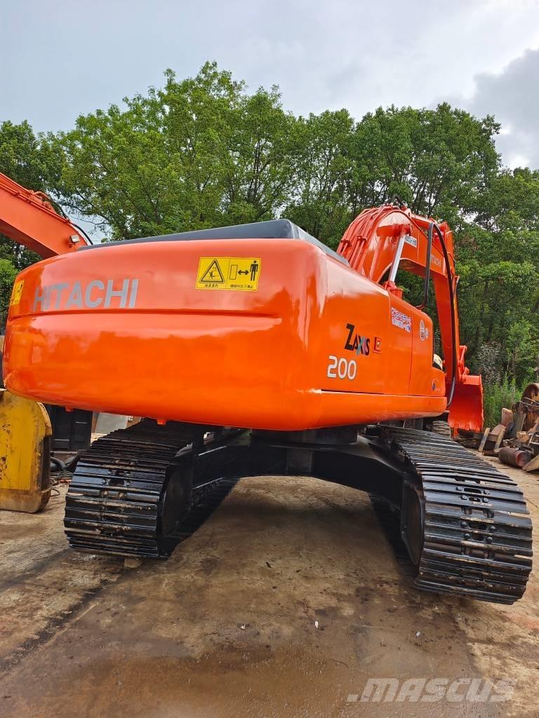 Hitachi EX 200-1 Vikšriniai ekskavatoriai