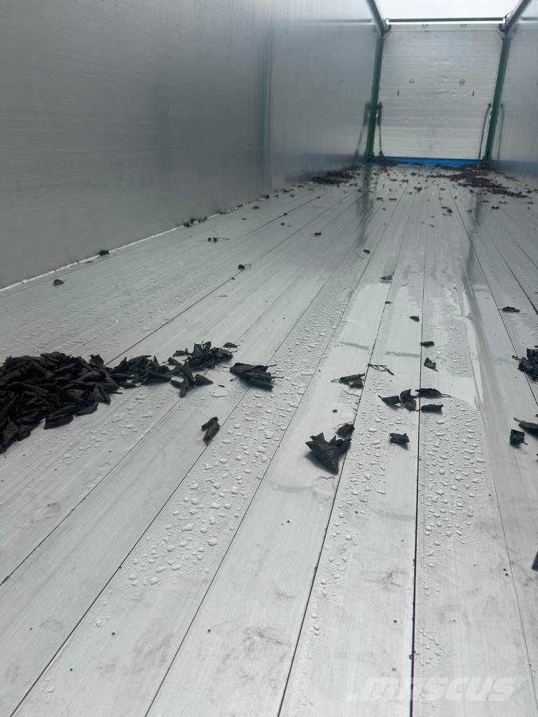 Knapen K 100 Puspriekabės skiedroms vežti