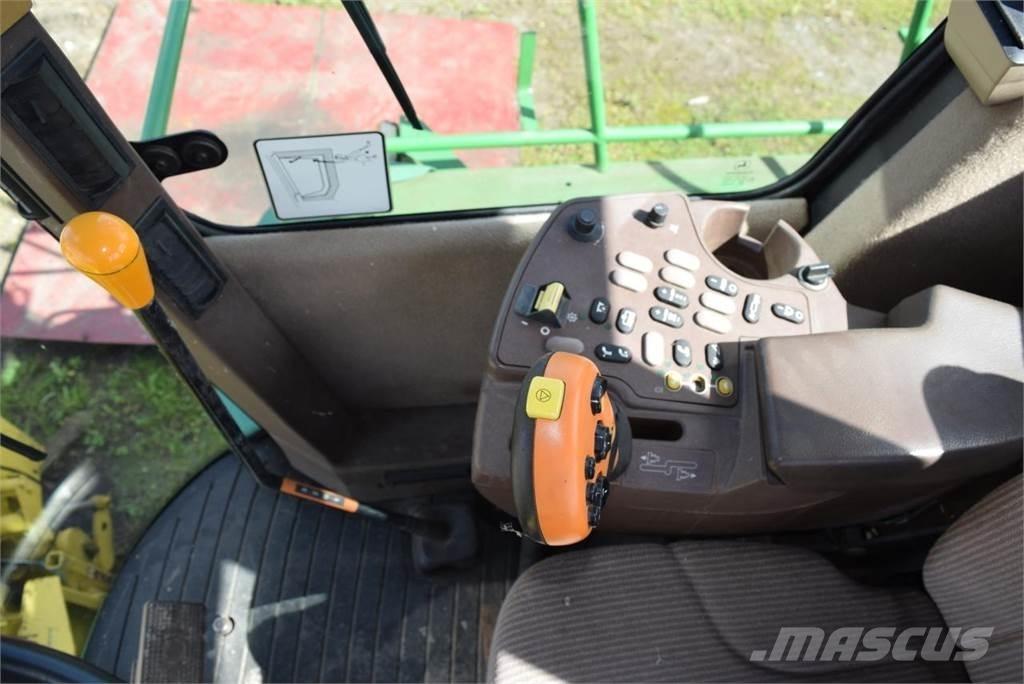 John Deere 7400 Pašarų ruošimo technika