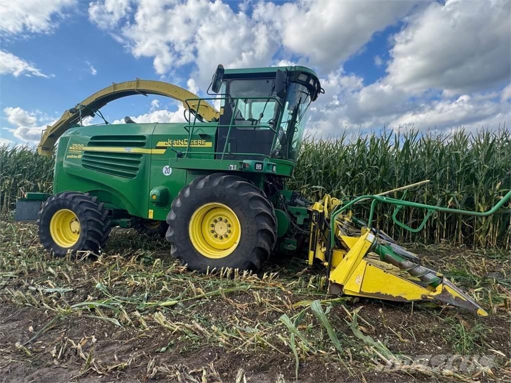 John Deere 7400 Pašarų ruošimo technika