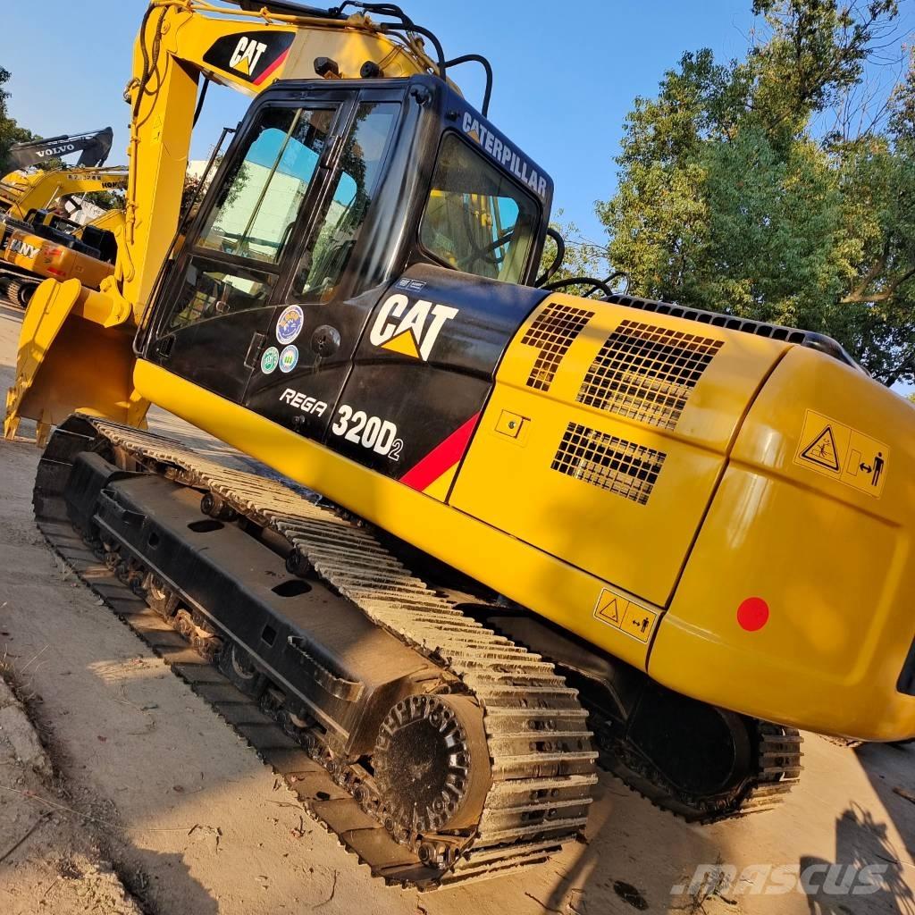 CAT 320 D2 Vikšriniai ekskavatoriai