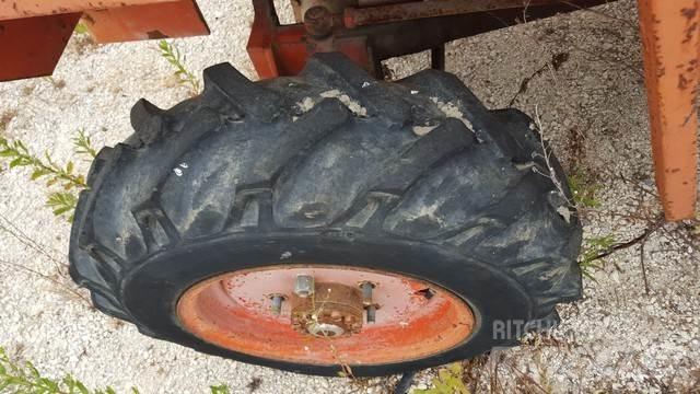  Pneus 7.50-16 Padangos, ratai ir ratlankiai