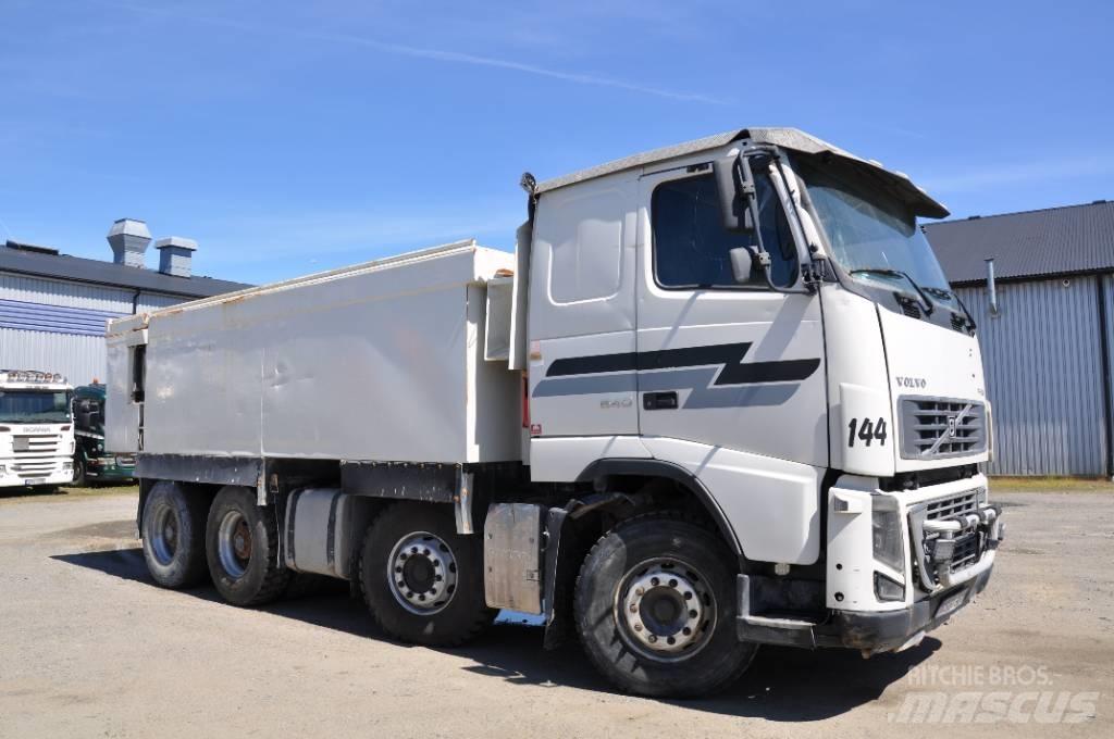 Volvo FH16 550 8X4 Savivarčių priekabų vilkikai