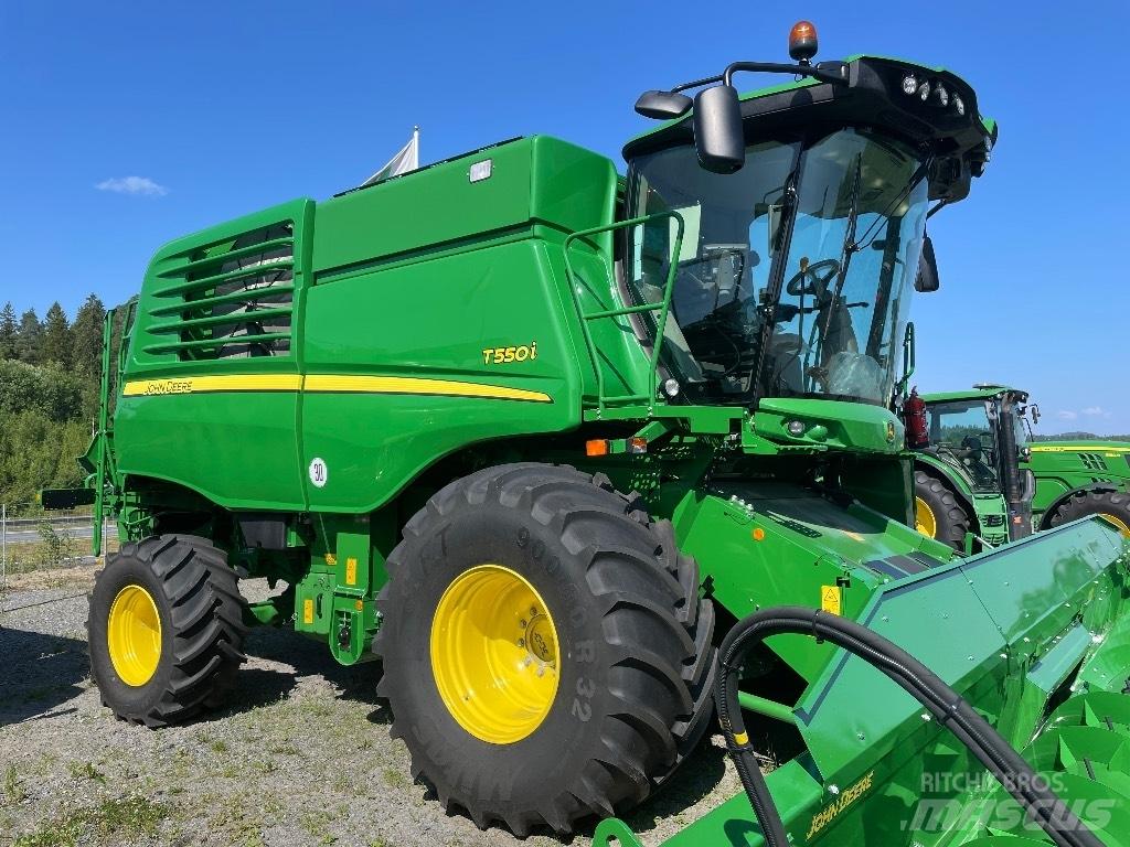 John Deere T 550 Derliaus nuėmimo kombainai
