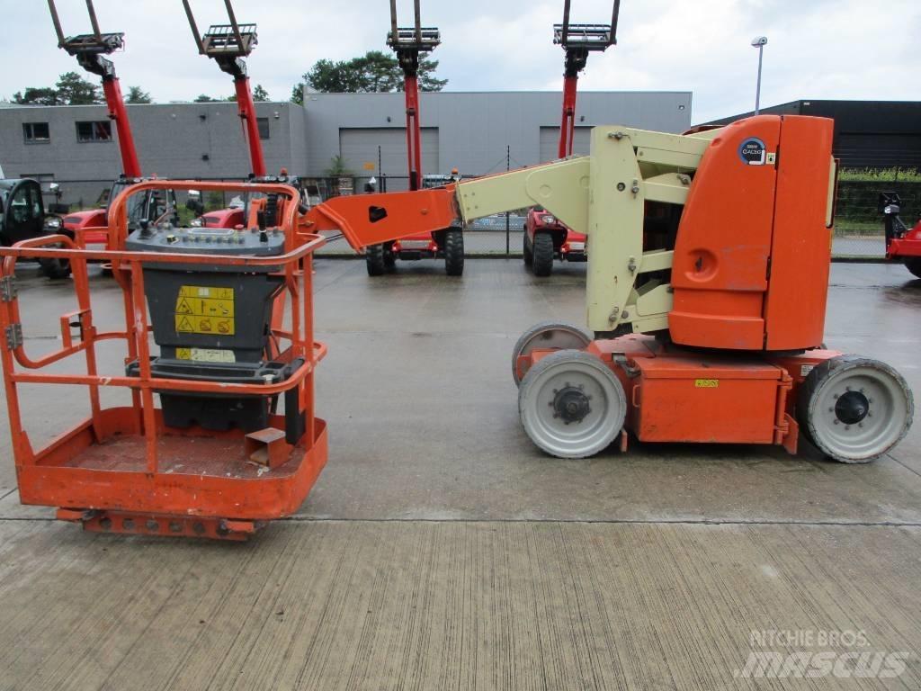 JLG E 300 AJP (718) Kompaktiškas savaeigis strėlinis keltuvas