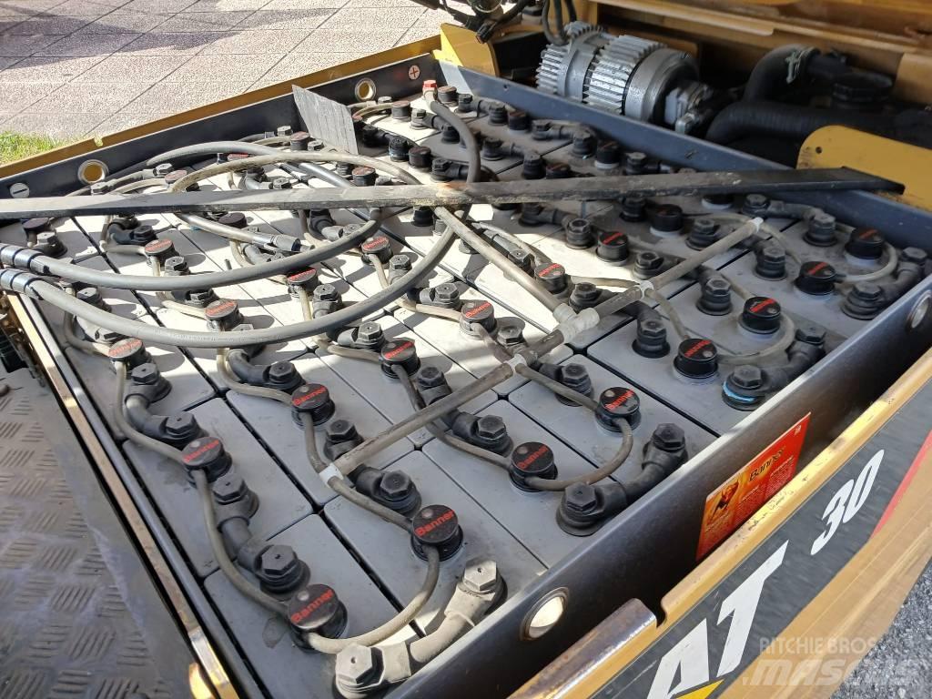 CAT EP 30 K PAC Elektriniai šakiniai krautuvai