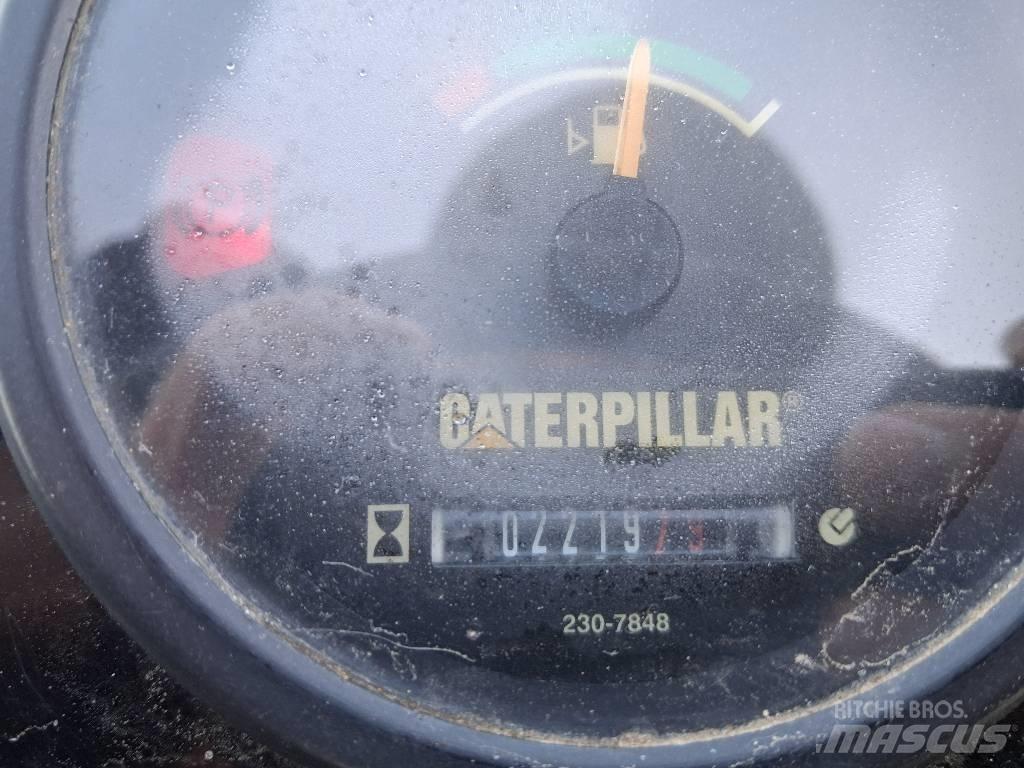 CAT CB 24 Porinių būgnų volai
