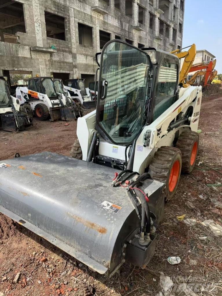 Bobcat S 550 Krautuvai su šoniniu pasukimu