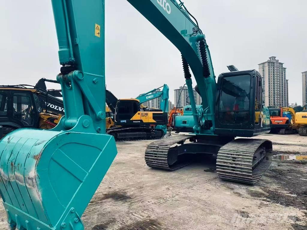 Kobelco SK 200 Vikšriniai ekskavatoriai
