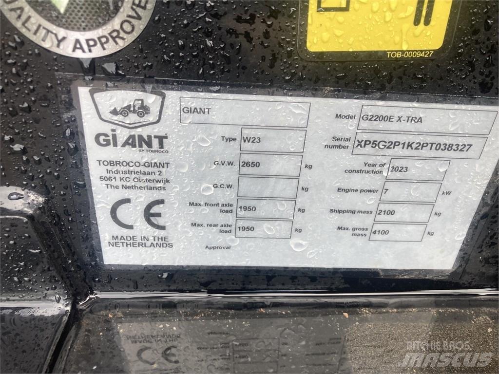 GiANT G2200E Daugiafunkciniai pakrovėjai