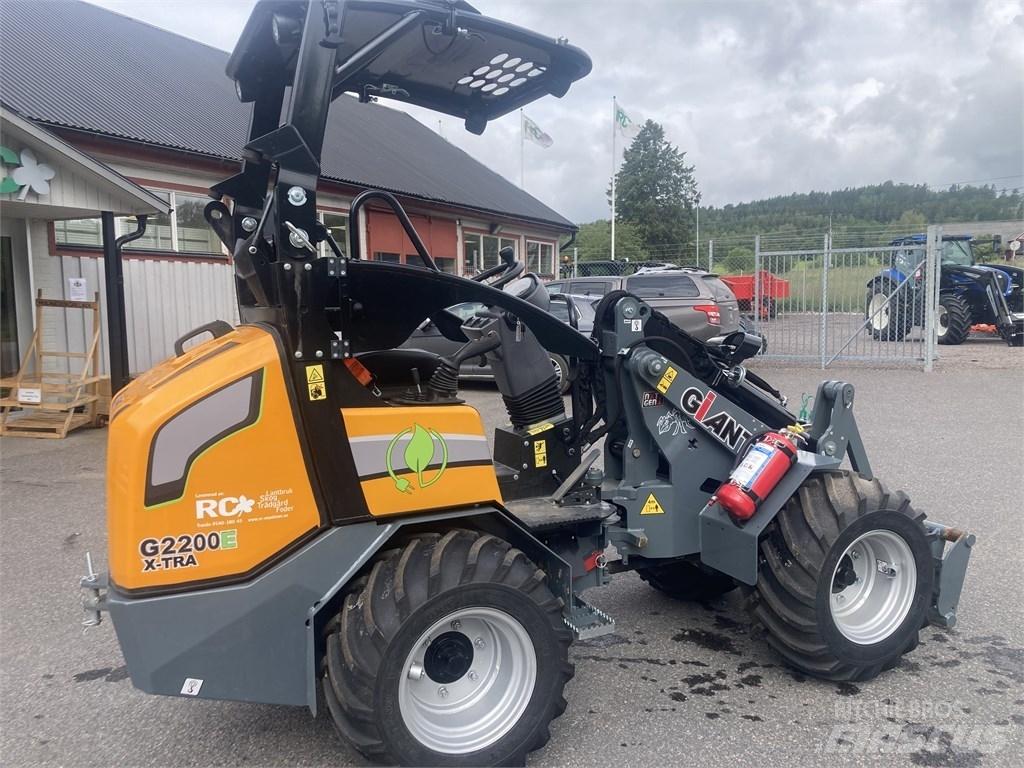 GiANT G2200E Daugiafunkciniai pakrovėjai